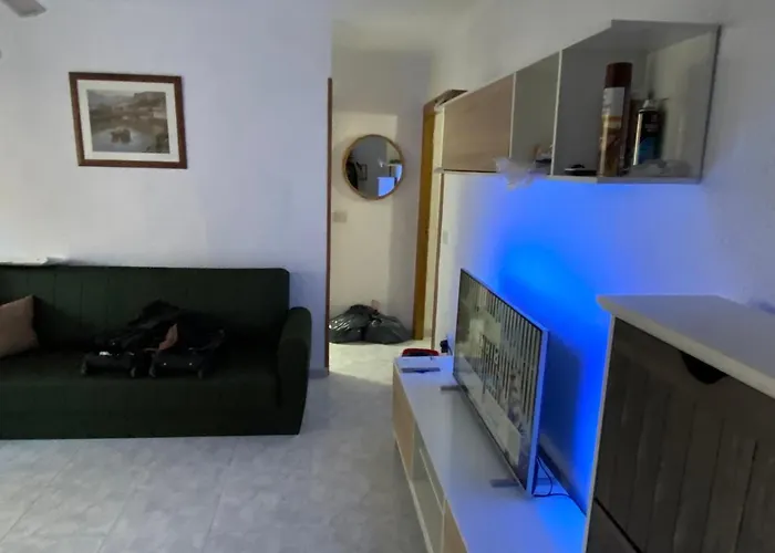 Beautiful Apartment 1 Minute Walk To The Beach