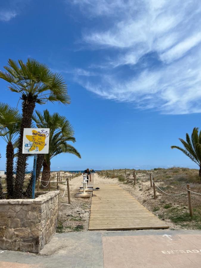 Beautiful 1 Minute Walk To The Puerto de Sagunto